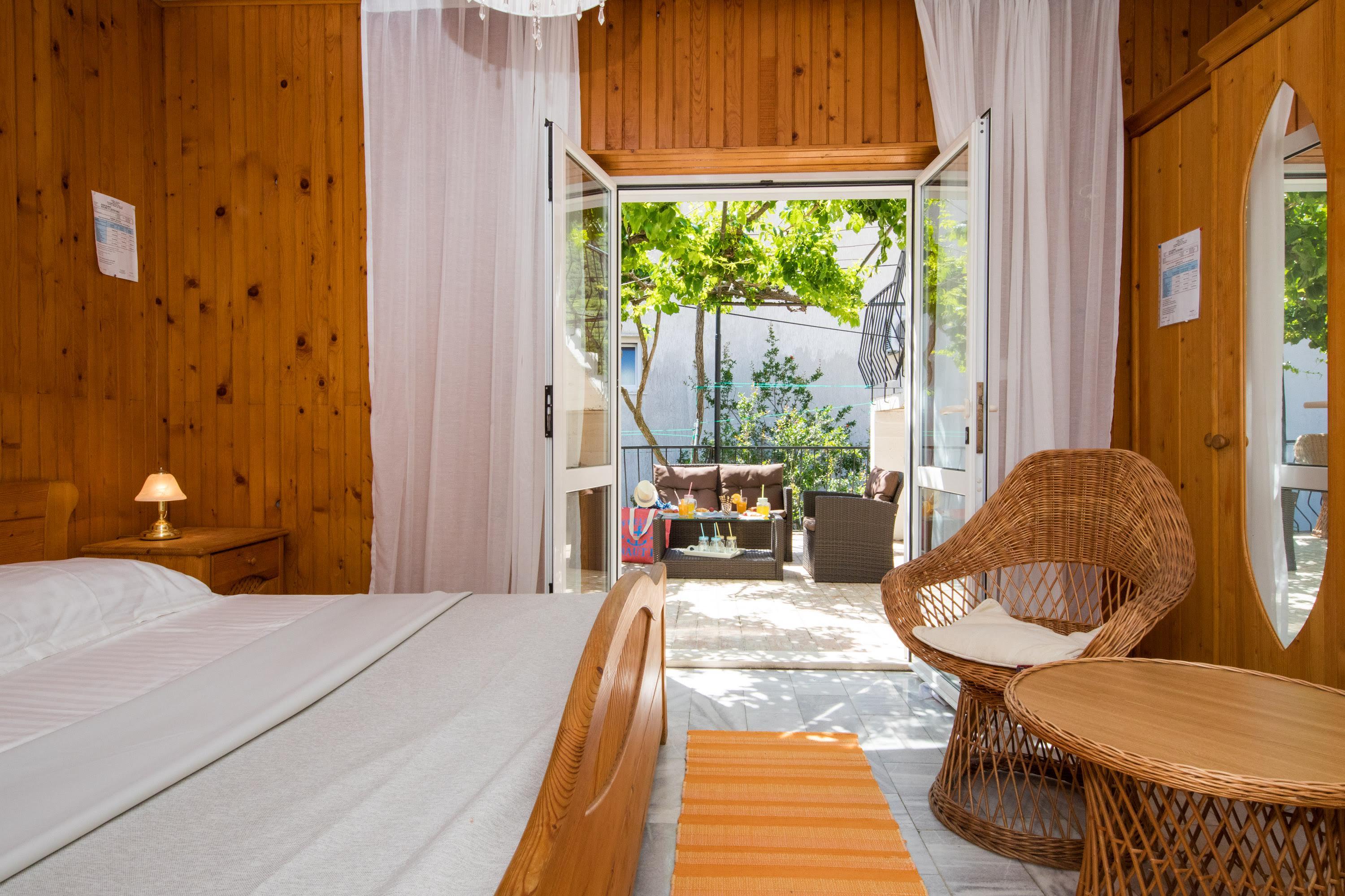 Guest House J&J Затон Экстерьер фото