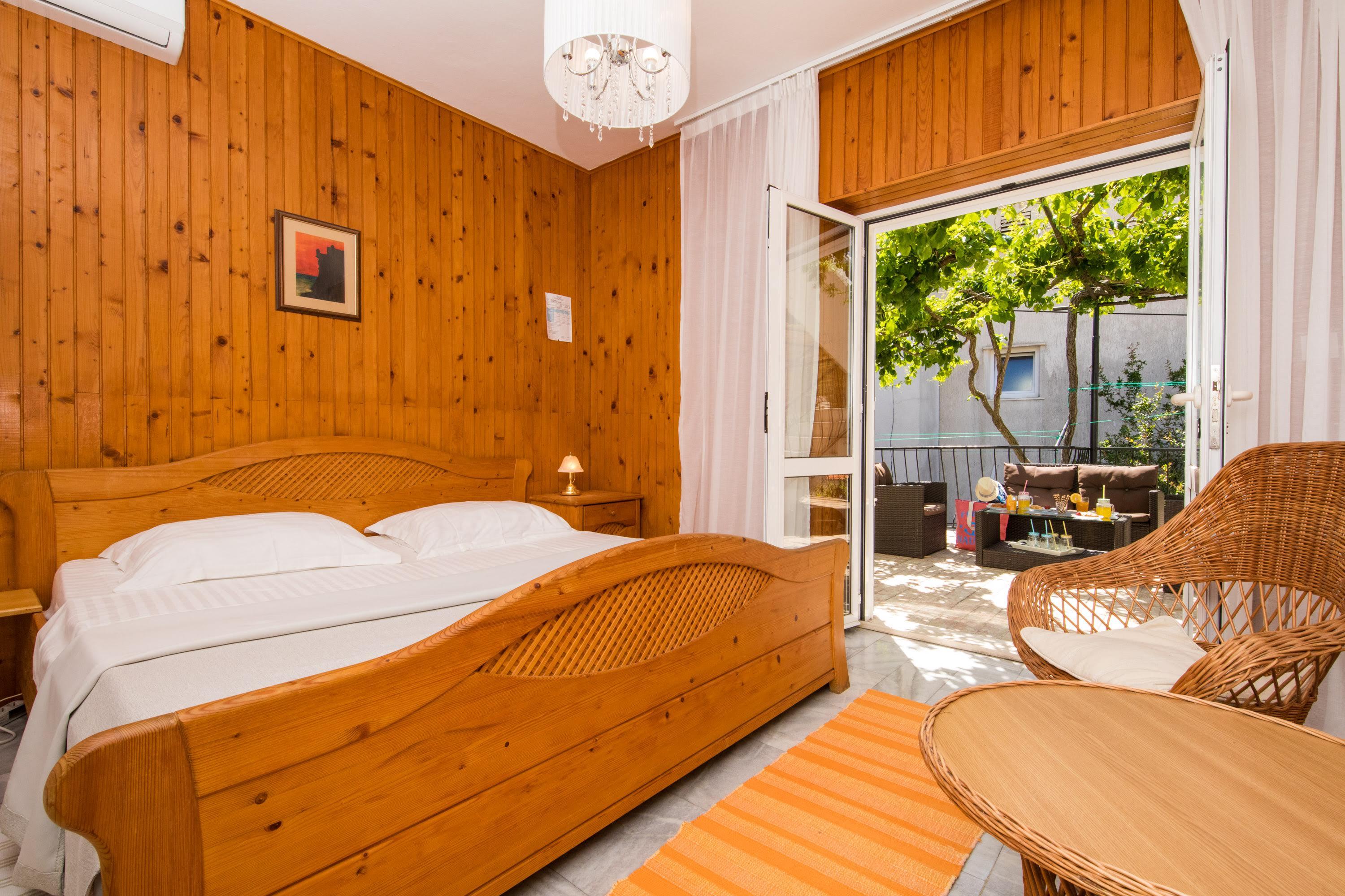 Guest House J&J Затон Экстерьер фото